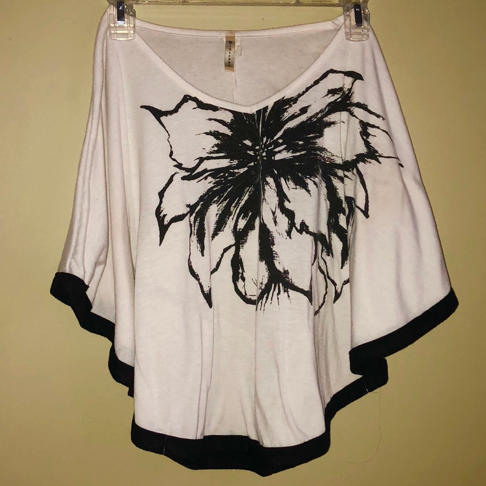 🆕 FLOWY FLOWER TOP 🖤